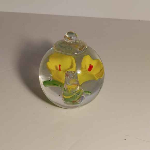 Glass Tea Pot shaped Paper Weight with Yellow Flower - Picture 9 of 9